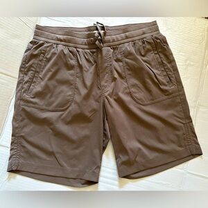 - LL BEAN men’s shorts. New condition. Size L.